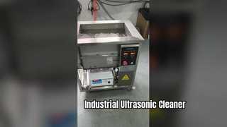 نگاهی دقیق تر: مخزن استیل ضد زنگ پاک کننده التراسونیک صنعتی بزرگ 108 لیتری با کنترل زمان